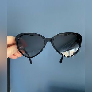 Kate Spade Velma Sunglasses in black with case, cleaning wipe - brand new!